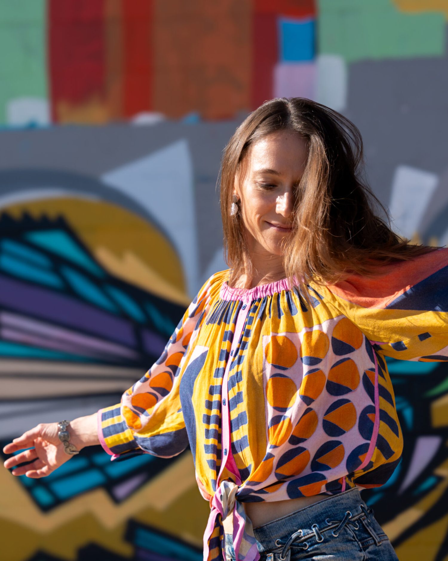 Minuit studio music photography – Colorful picture of singer Anne Thomas in Houston texas USA Minuit studio music photography - Colorful picture of international singer Anne Thomas taken in the street art district of Houston texas USA